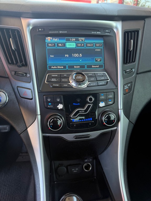 2011 Hyundai Sonata Image 11