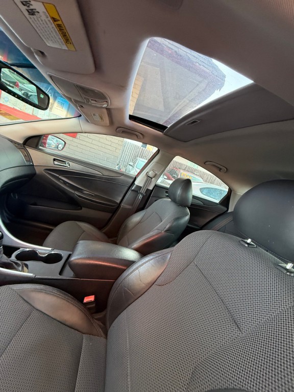 2011 Hyundai Sonata Image 12