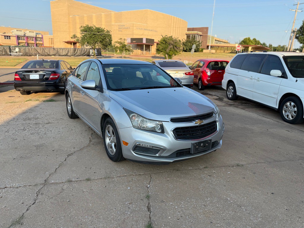 2016 Chevrolet Cruze Image 2