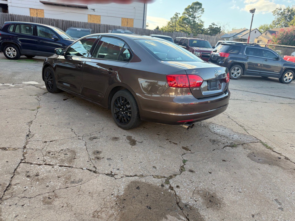 2011 Volkswagen Jetta Image 3