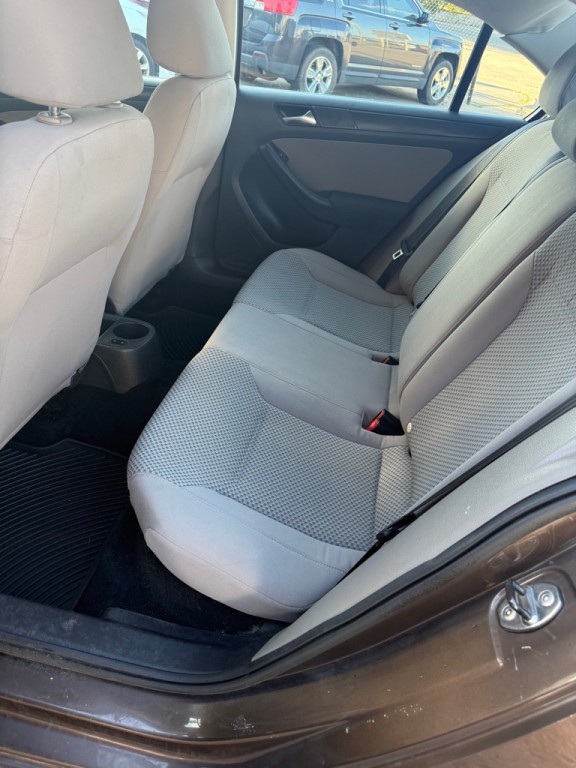 2011 Volkswagen Jetta Image 6