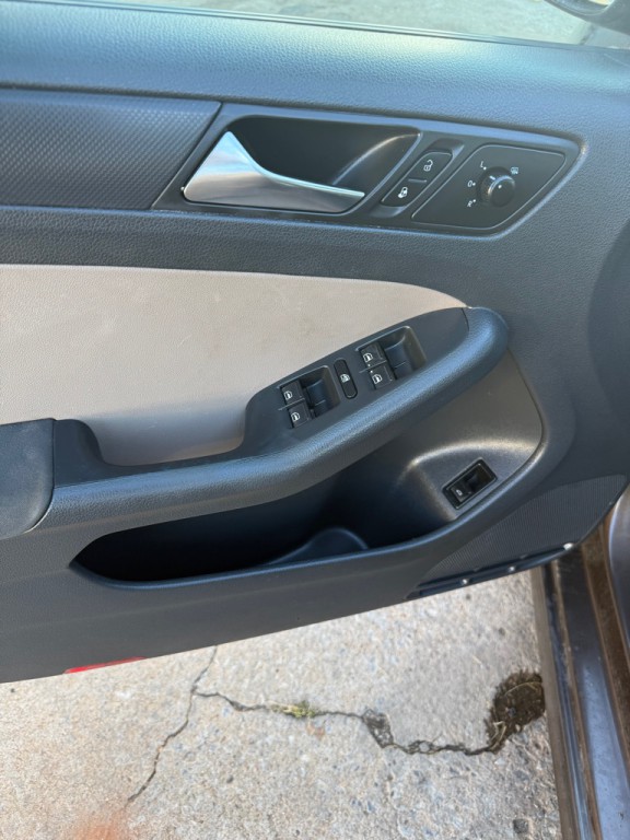 2011 Volkswagen Jetta Image 7