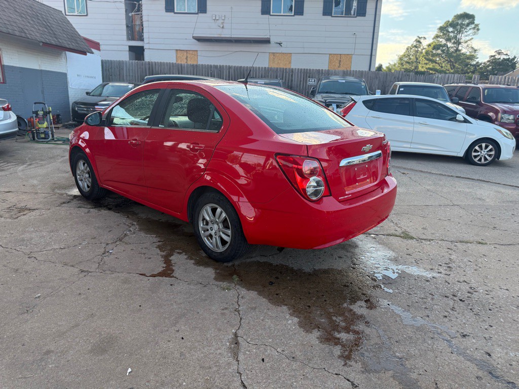 2014 Chevrolet Sonic Image 3