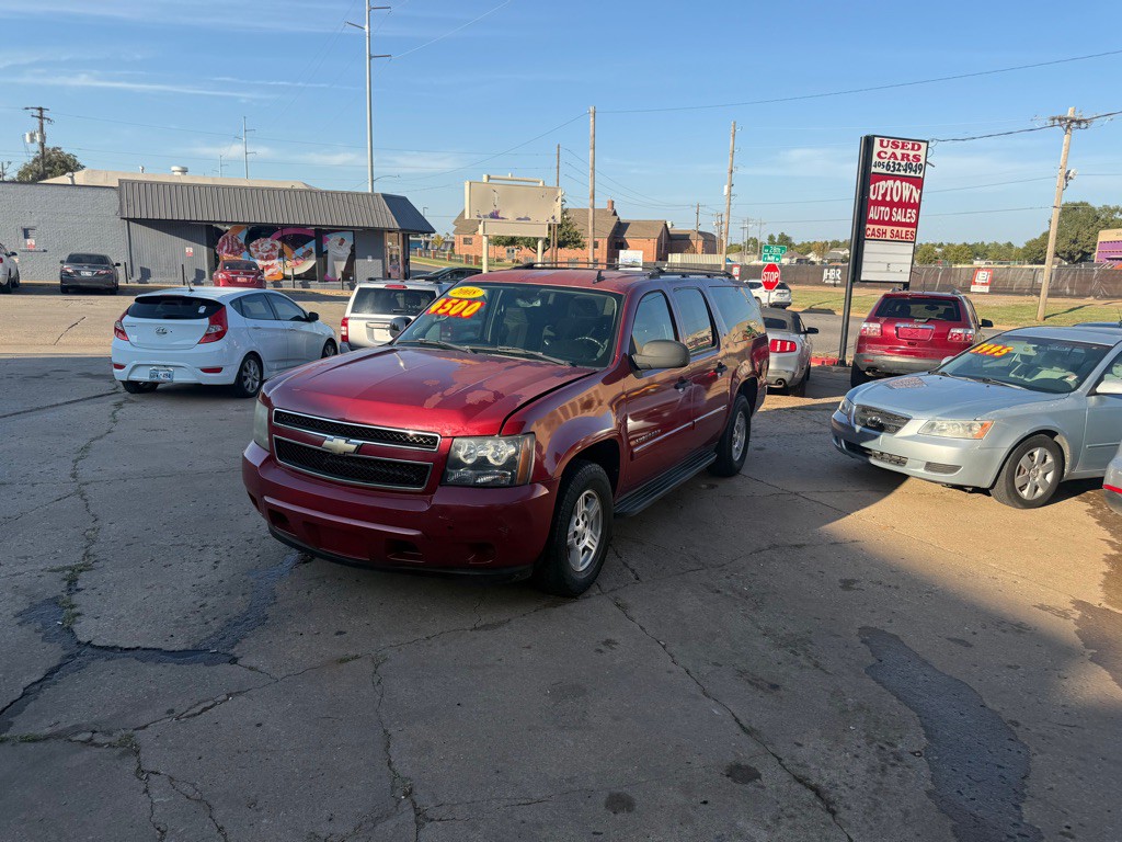 2008 Chevrolet Suburban Image 2