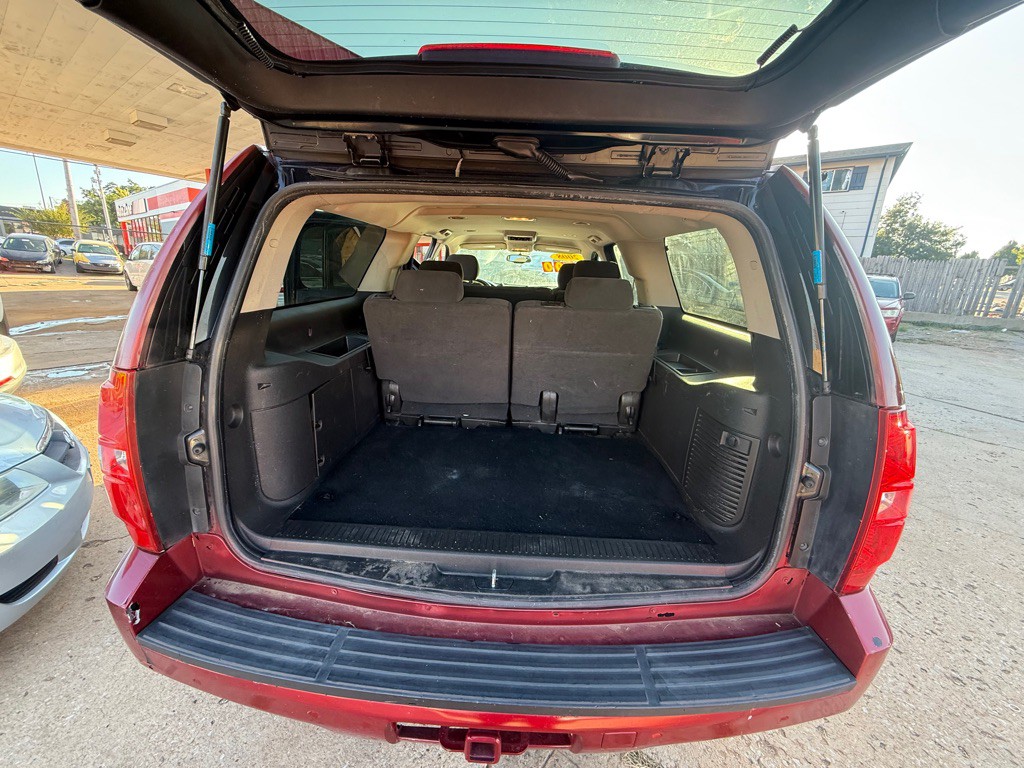 2008 Chevrolet Suburban Image 8