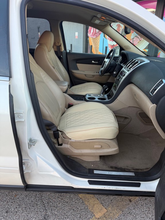 2012 GMC Acadia Image 8