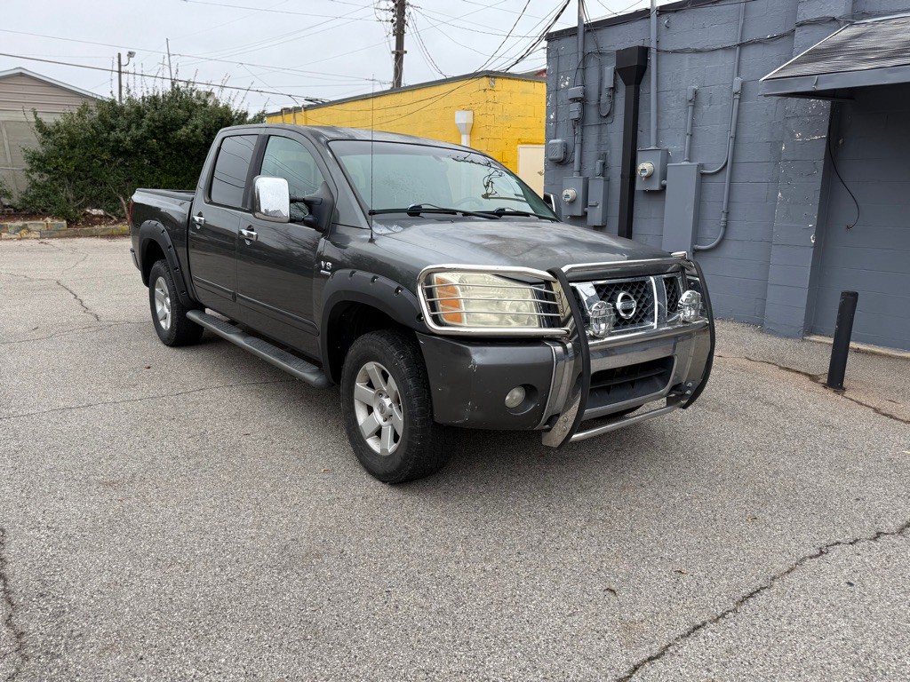 2004 Nissan Titan Image 1