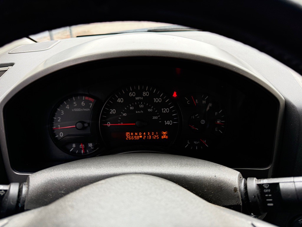 2004 Nissan Titan Image 13