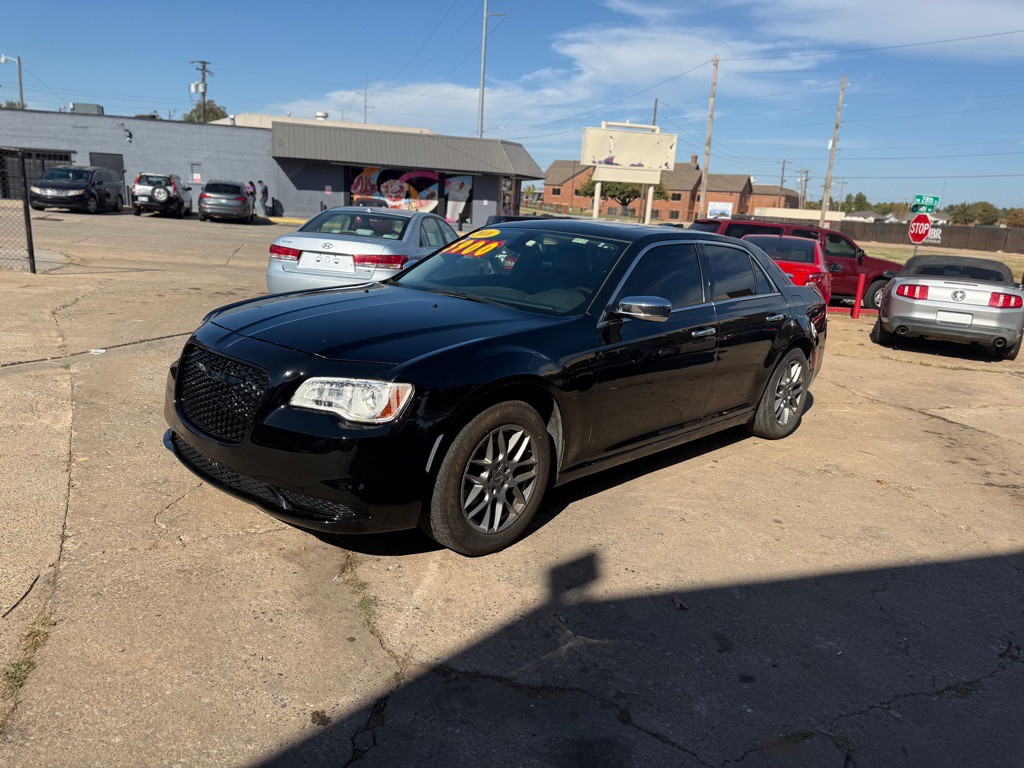 2016 Chrysler 300 Image 3