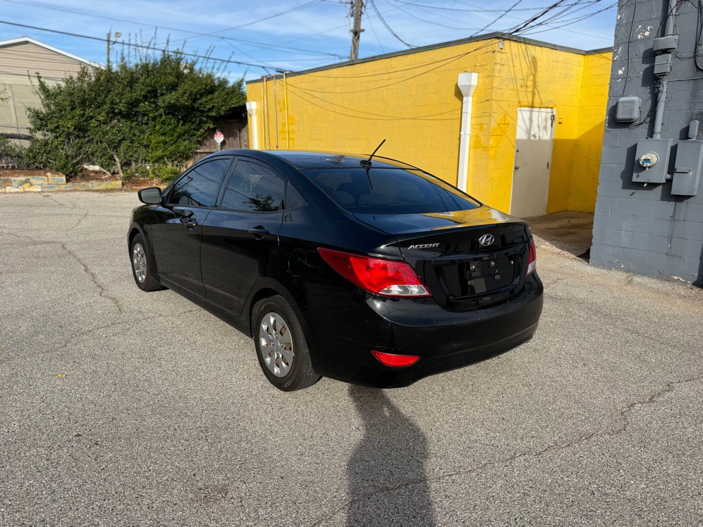 2017 Hyundai Accent Image 5