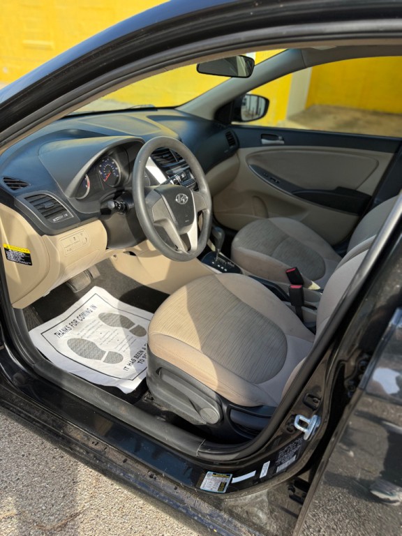 2017 Hyundai Accent Image 6