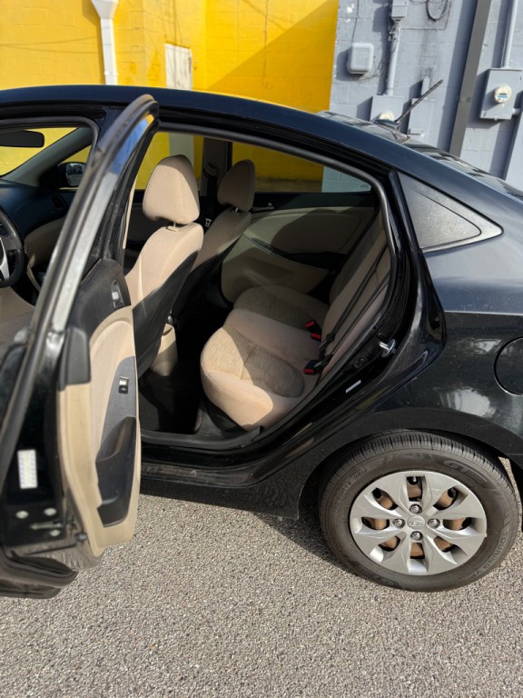 2017 Hyundai Accent Image 7