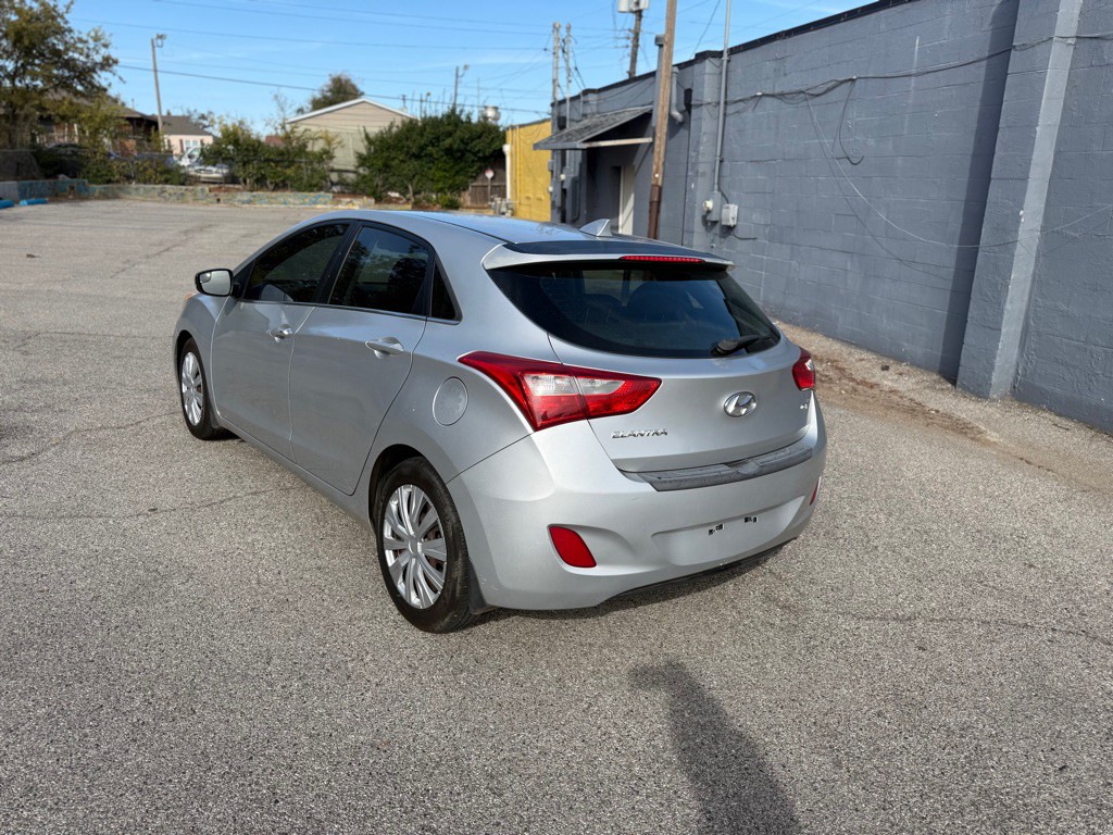 2016 Hyundai Elantra Image 5