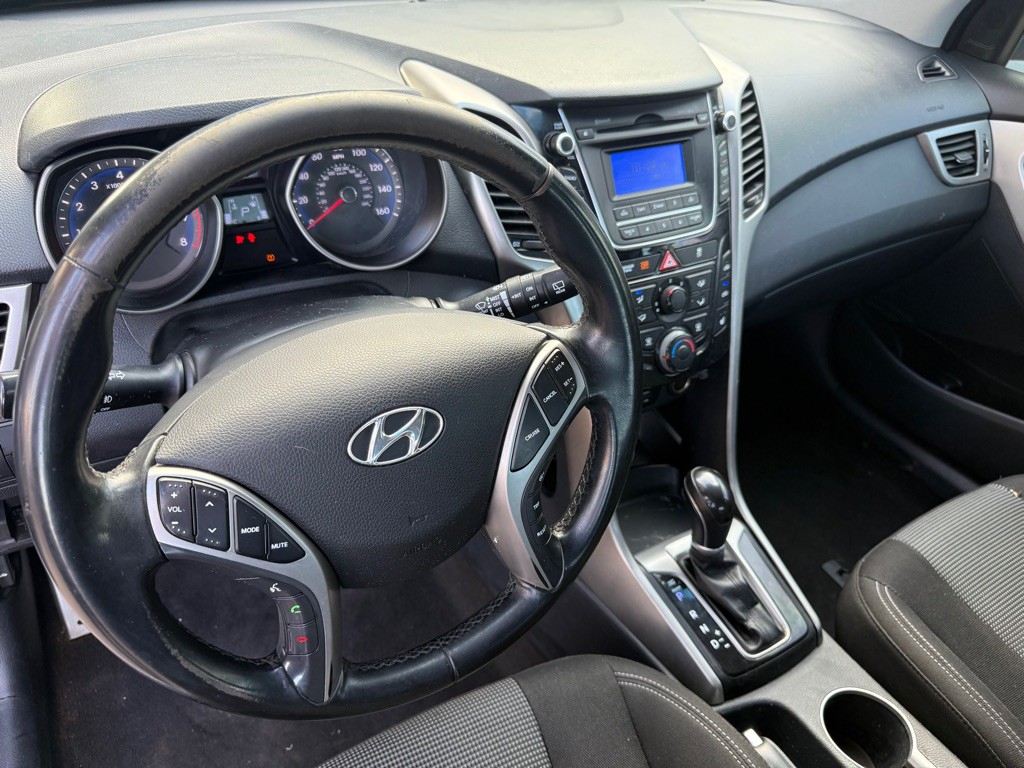 2016 Hyundai Elantra Image 8