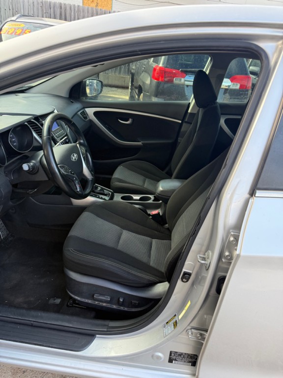 2016 Hyundai Elantra Image 9