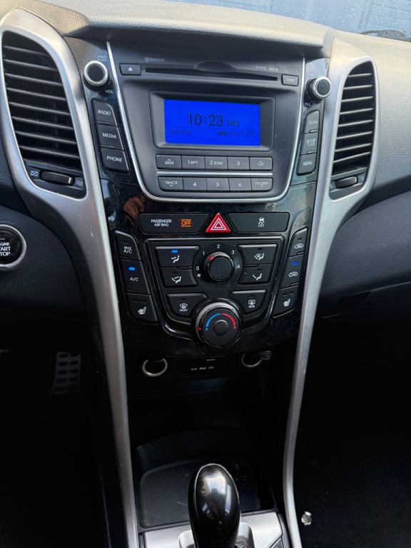 2016 Hyundai Elantra Image 10