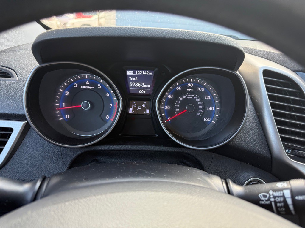 2016 Hyundai Elantra Image 12