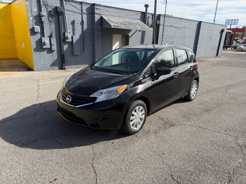 2015 Nissan Versa Image 1