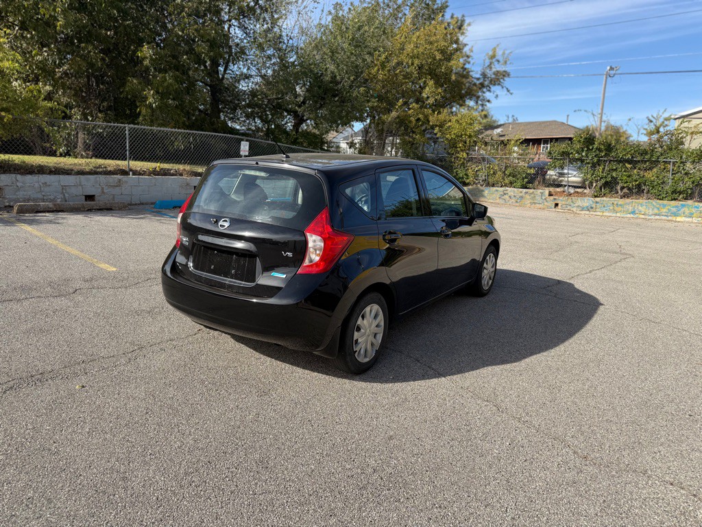 2015 Nissan Versa Image 4