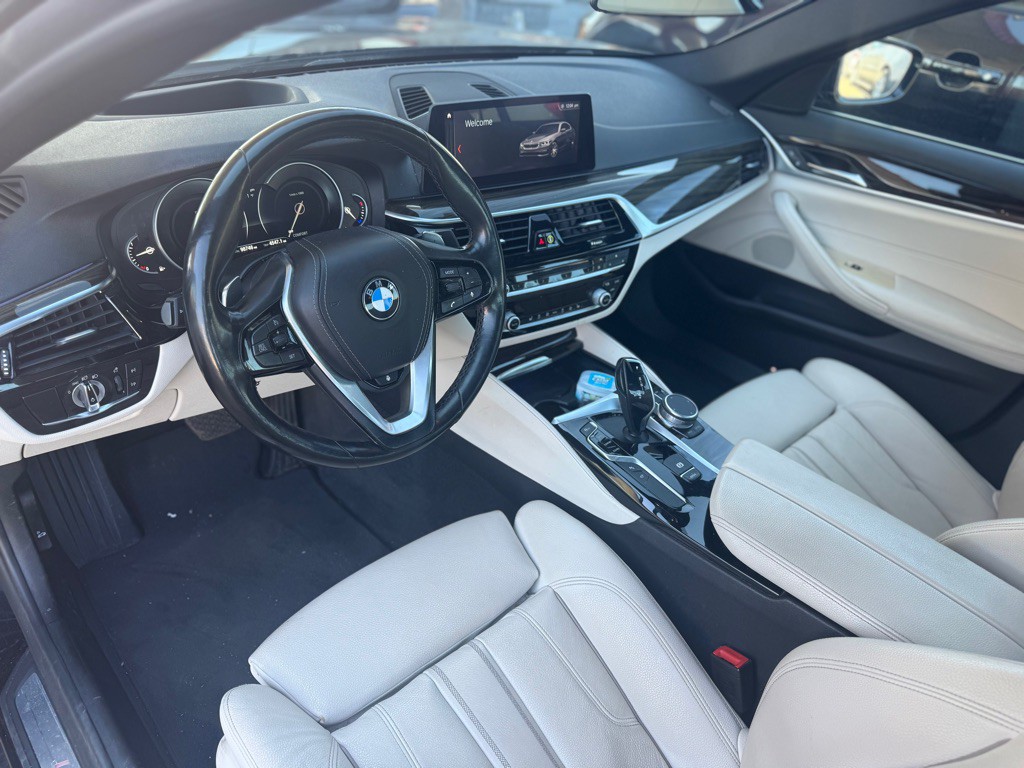 2019 BMW 5 Series Image 11