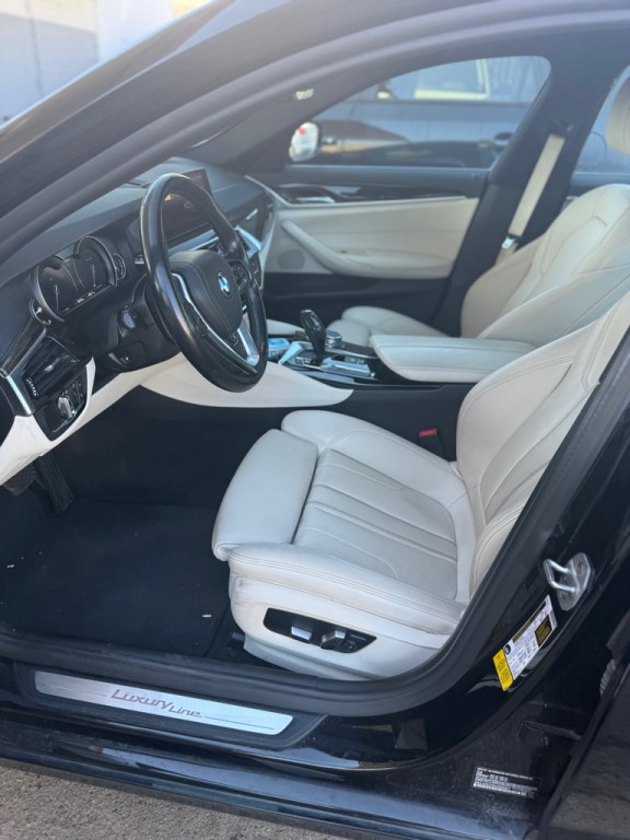 2019 BMW 5 Series Image 12