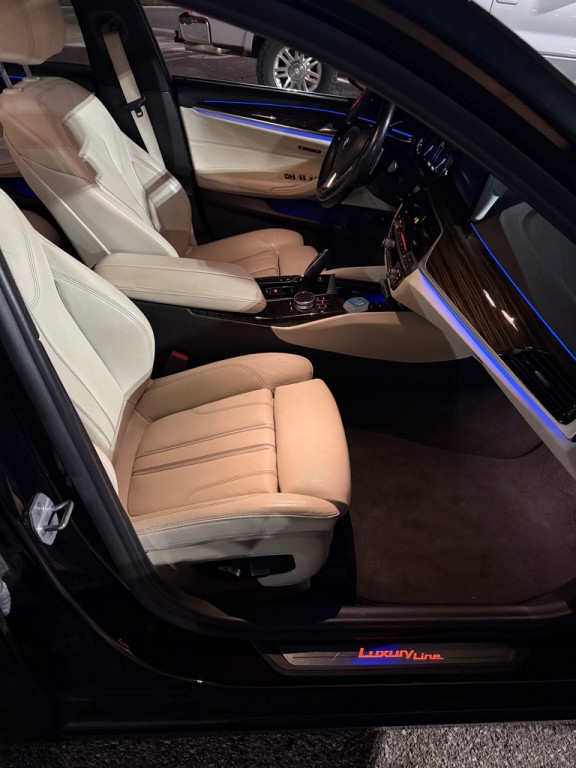 2019 BMW 5 Series Image 13