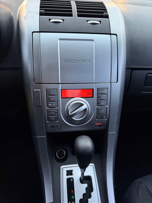 2010 Scion tC Image 13