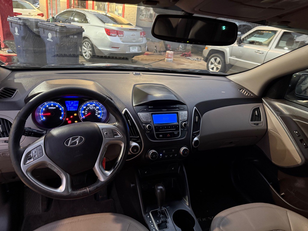 2013 Hyundai Tucson Image 8