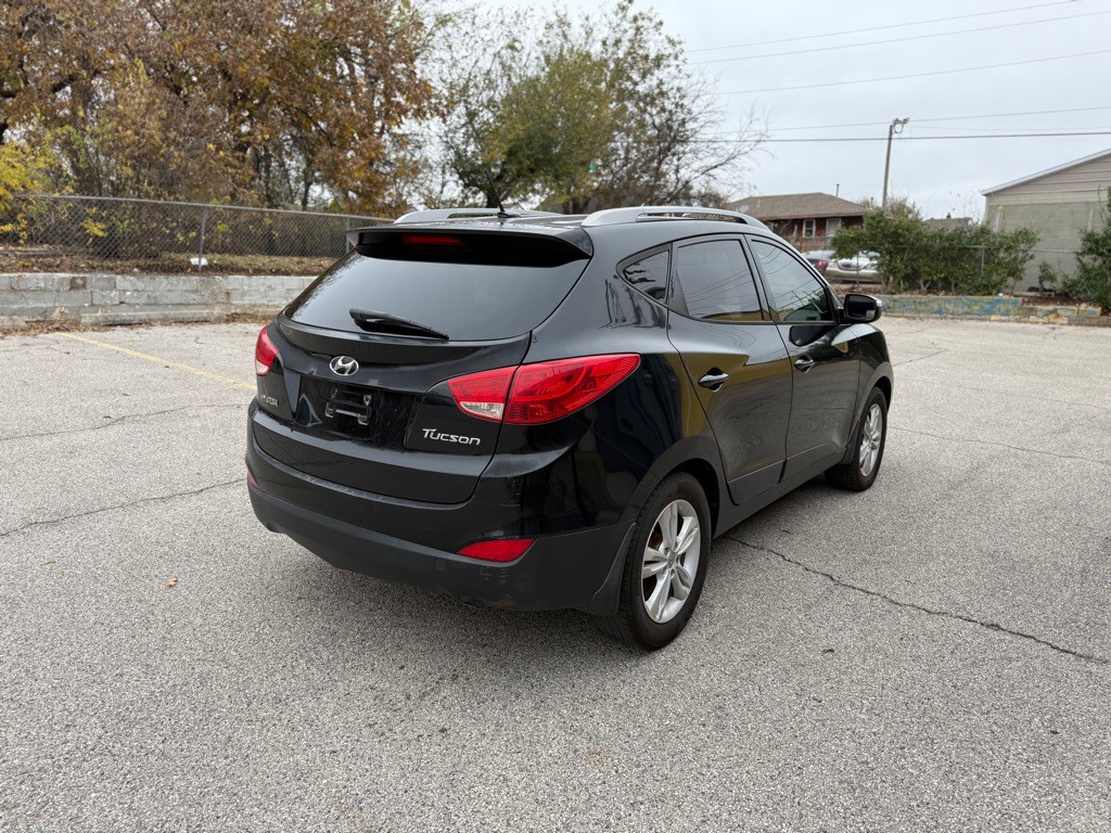 2013 Hyundai Tucson Image 3