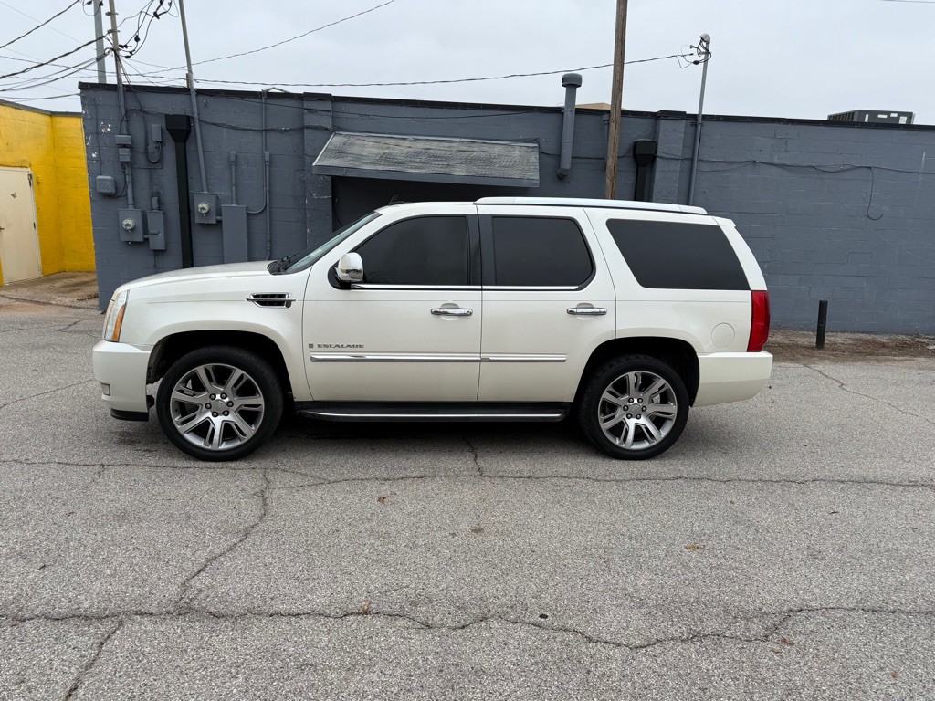 2008 Cadillac Escalade Image 5