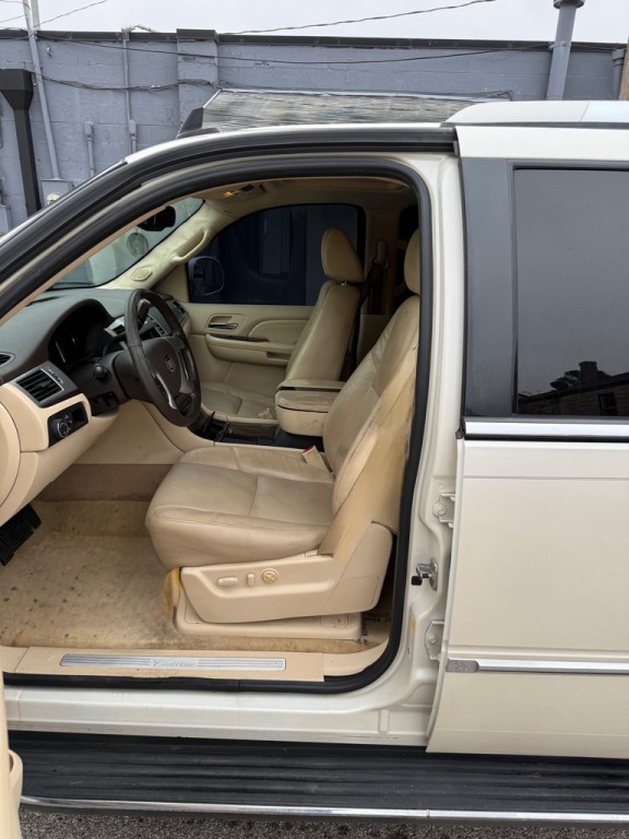 2008 Cadillac Escalade Image 7