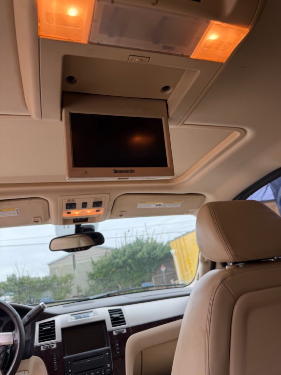 2008 Cadillac Escalade Image 9