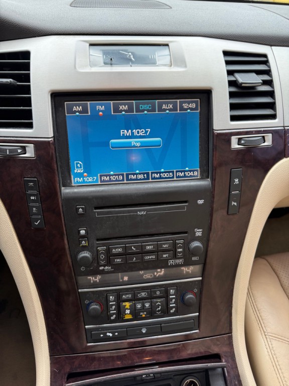 2008 Cadillac Escalade Image 12