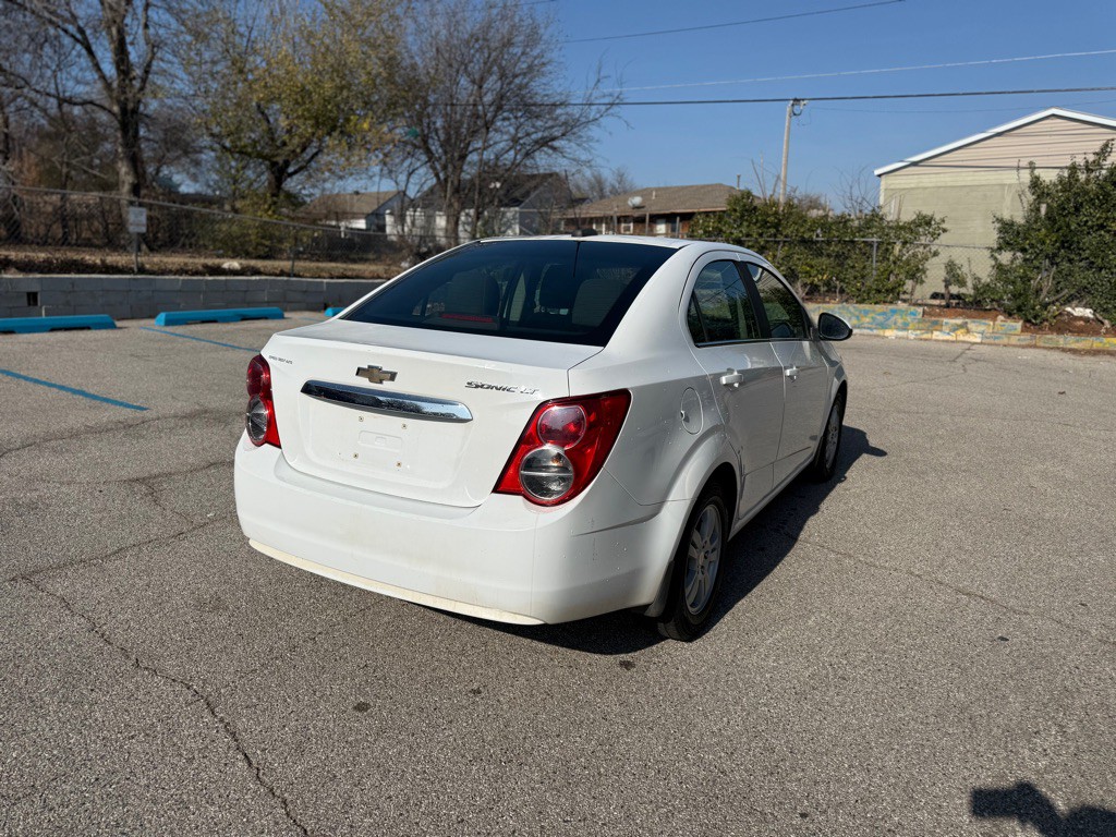 2015 Chevrolet Sonic Image 4