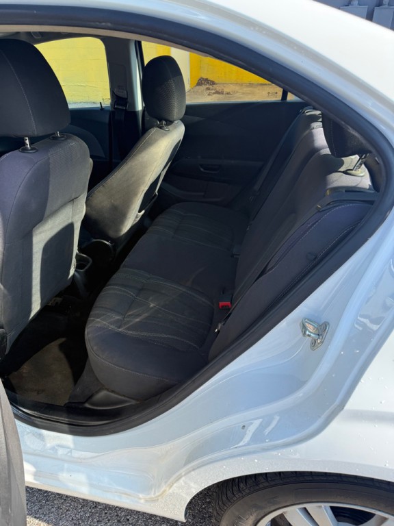 2015 Chevrolet Sonic Image 6