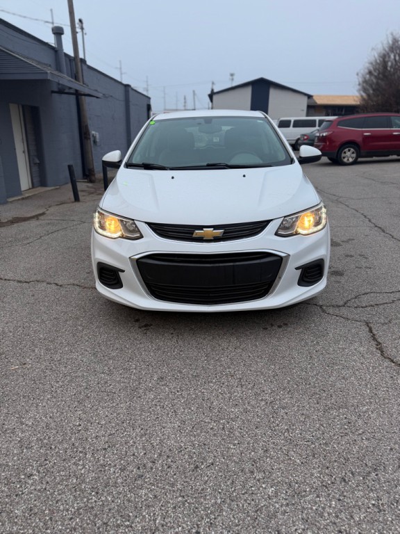 2017 Chevrolet Sonic Image 2