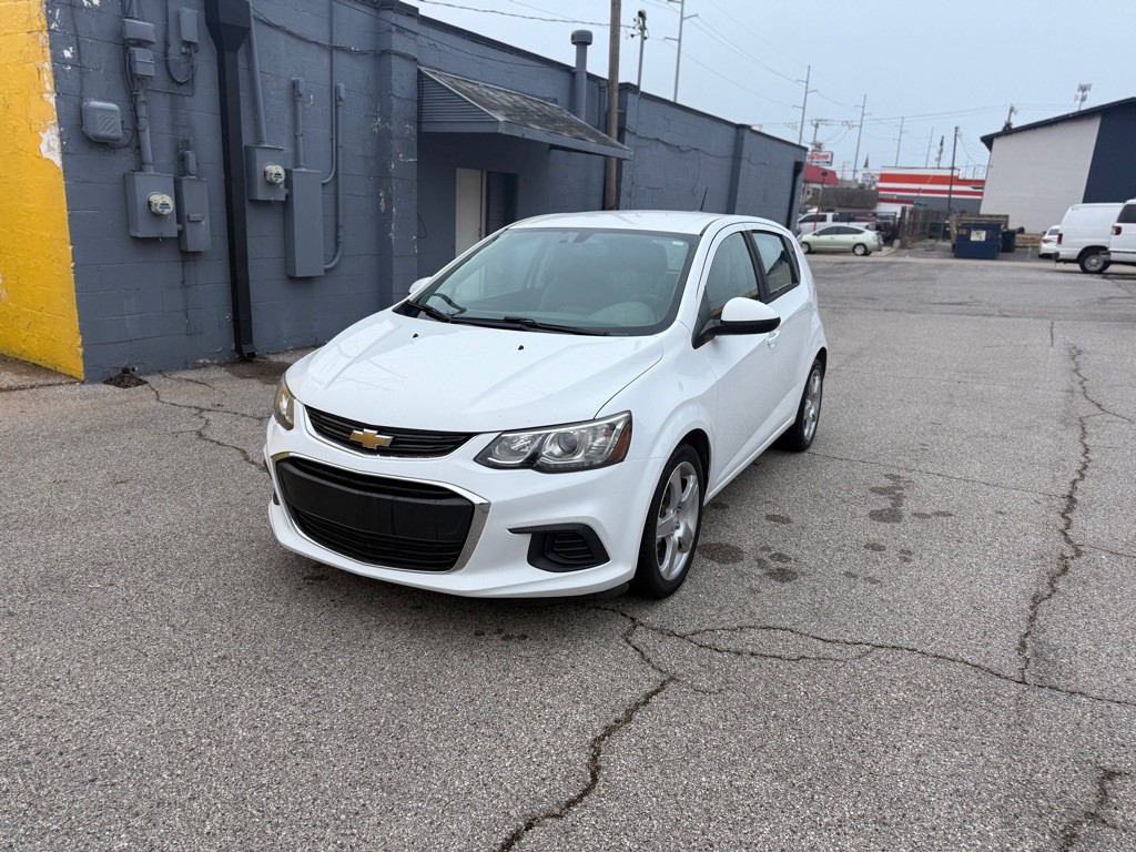 2017 Chevrolet Sonic Image 5