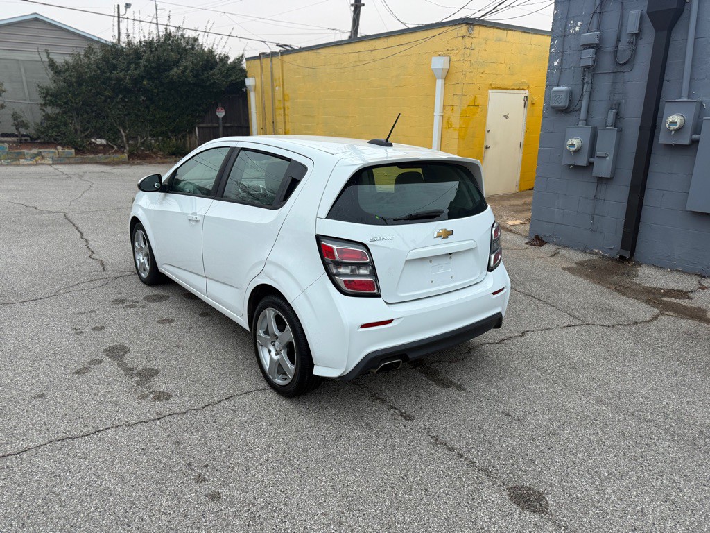 2017 Chevrolet Sonic Image 6