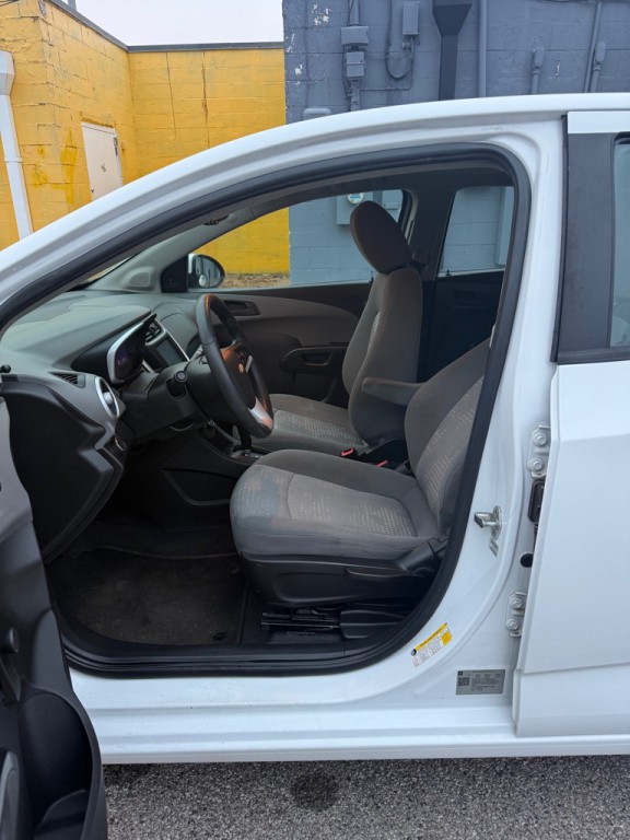 2017 Chevrolet Sonic Image 8