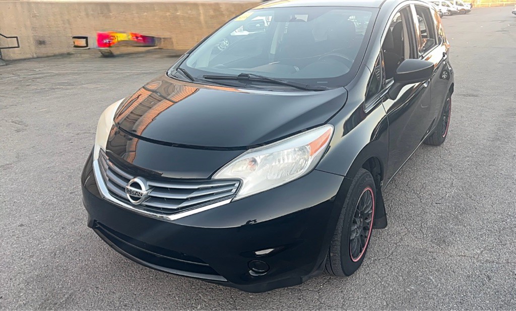 2015 Nissan Versa Image 1