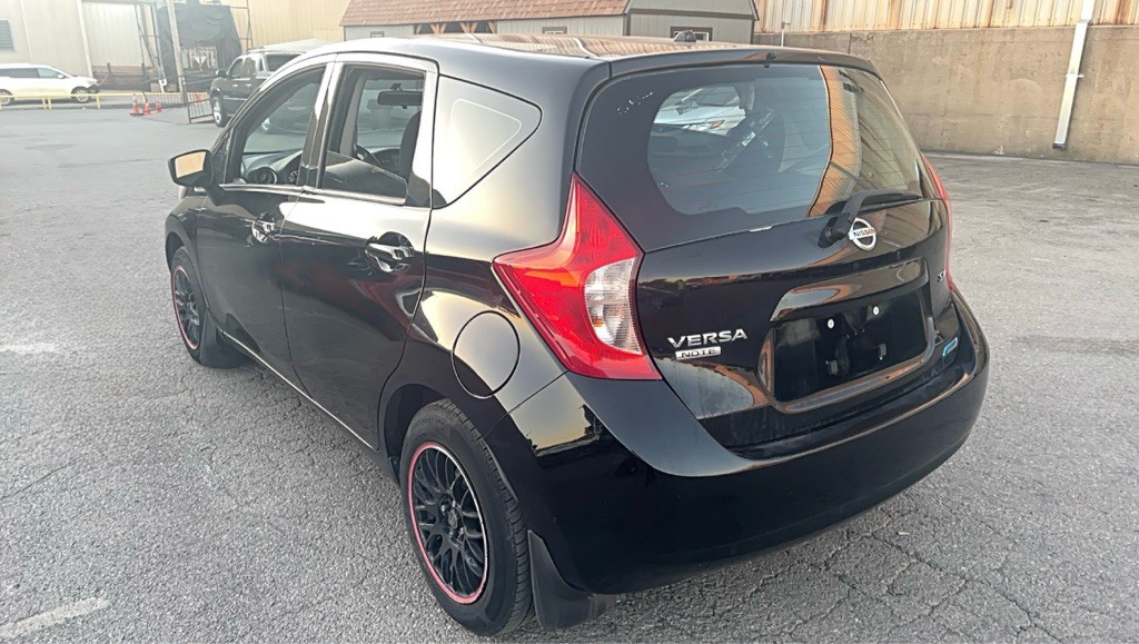 2015 Nissan Versa Image 2