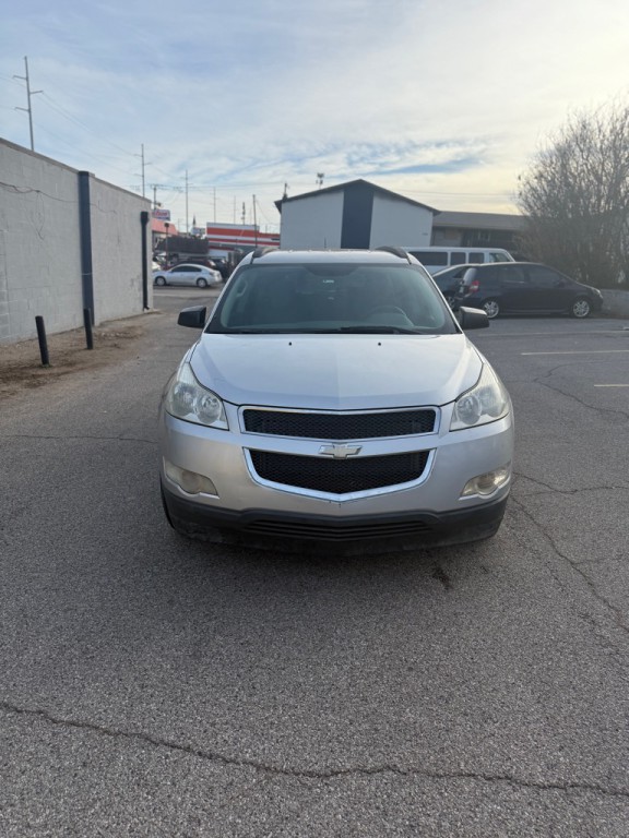 2012 Chevrolet Traverse Image 2