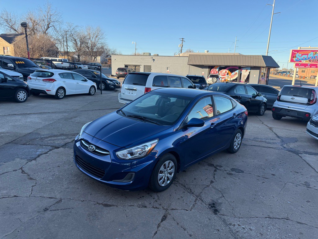 2017 Hyundai Accent Image 3