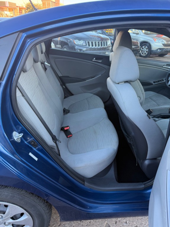 2017 Hyundai Accent Image 9