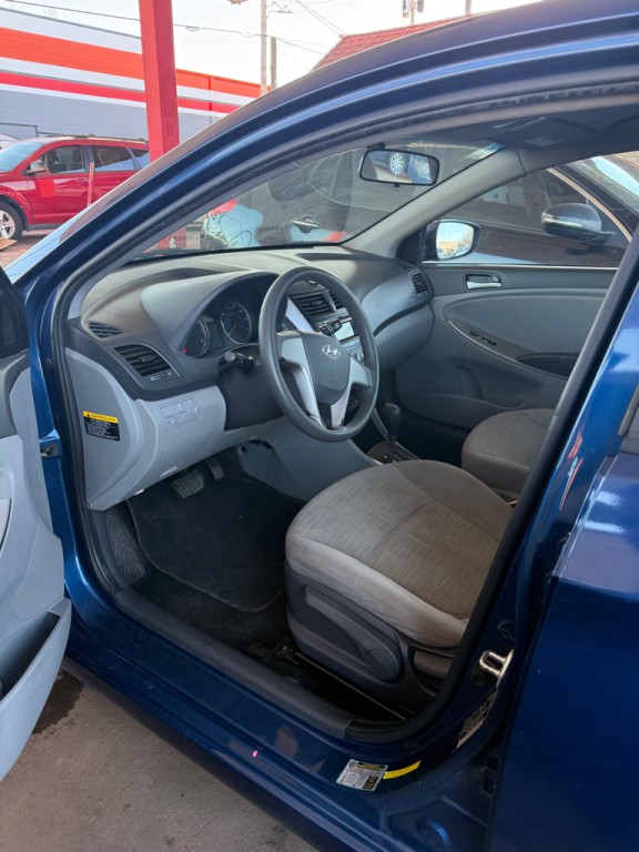 2017 Hyundai Accent Image 11