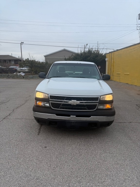 2006 Chevrolet Silverado 1500 Image 2