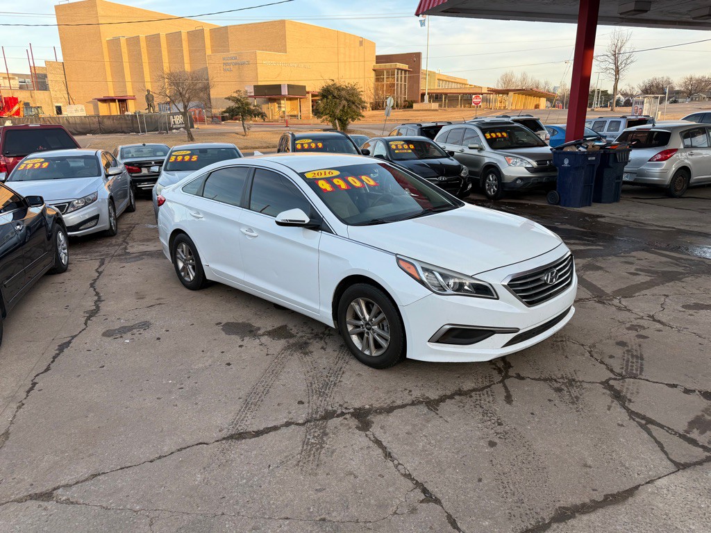 2016 Hyundai Sonata Image 3