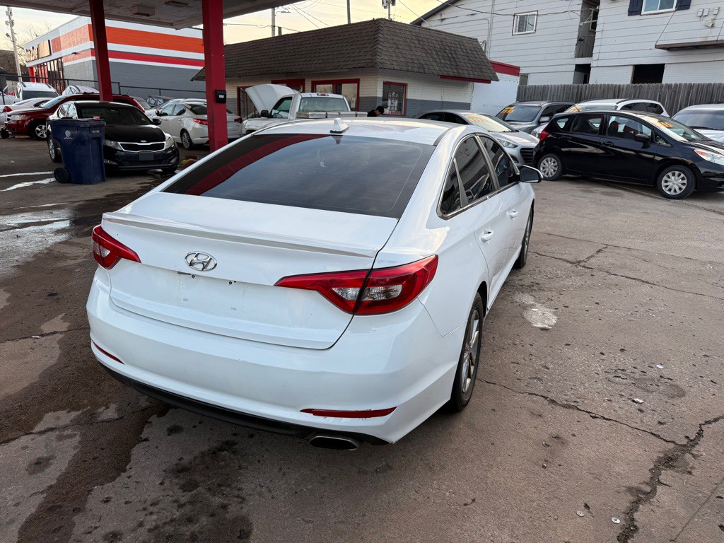 2016 Hyundai Sonata Image 4