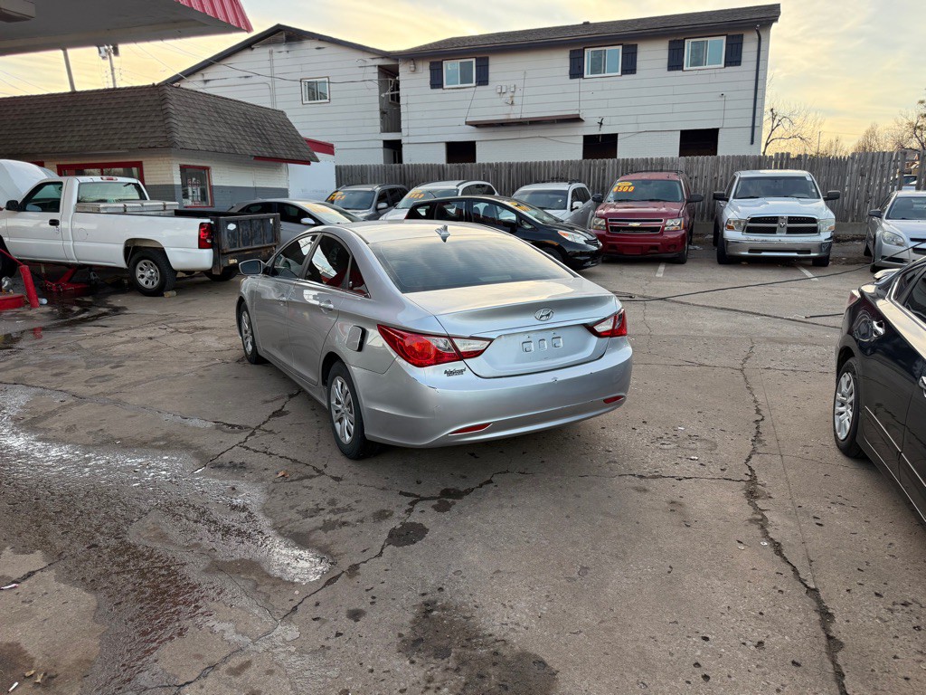 2011 Hyundai Sonata Image 5