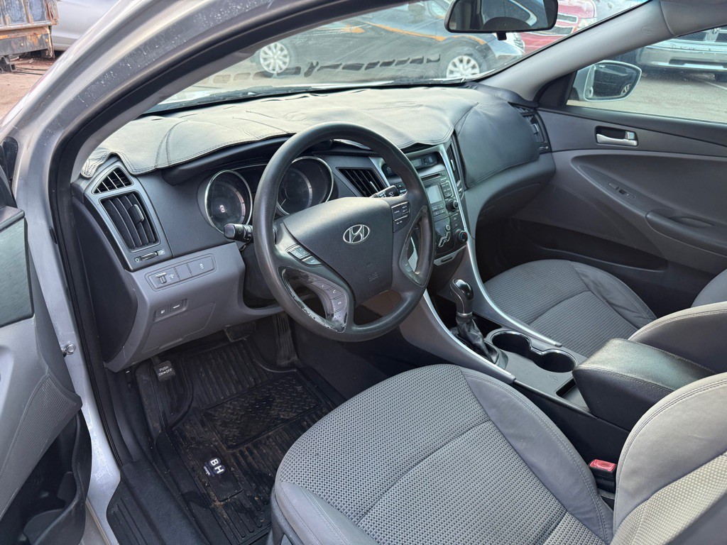 2011 Hyundai Sonata Image 10